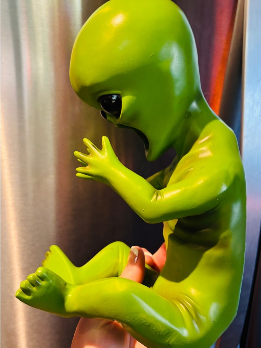 Bright Green Alien Figurine wine/liquor bottle holder - Picture 5 of 5